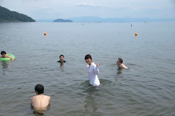 湖水浴の様子