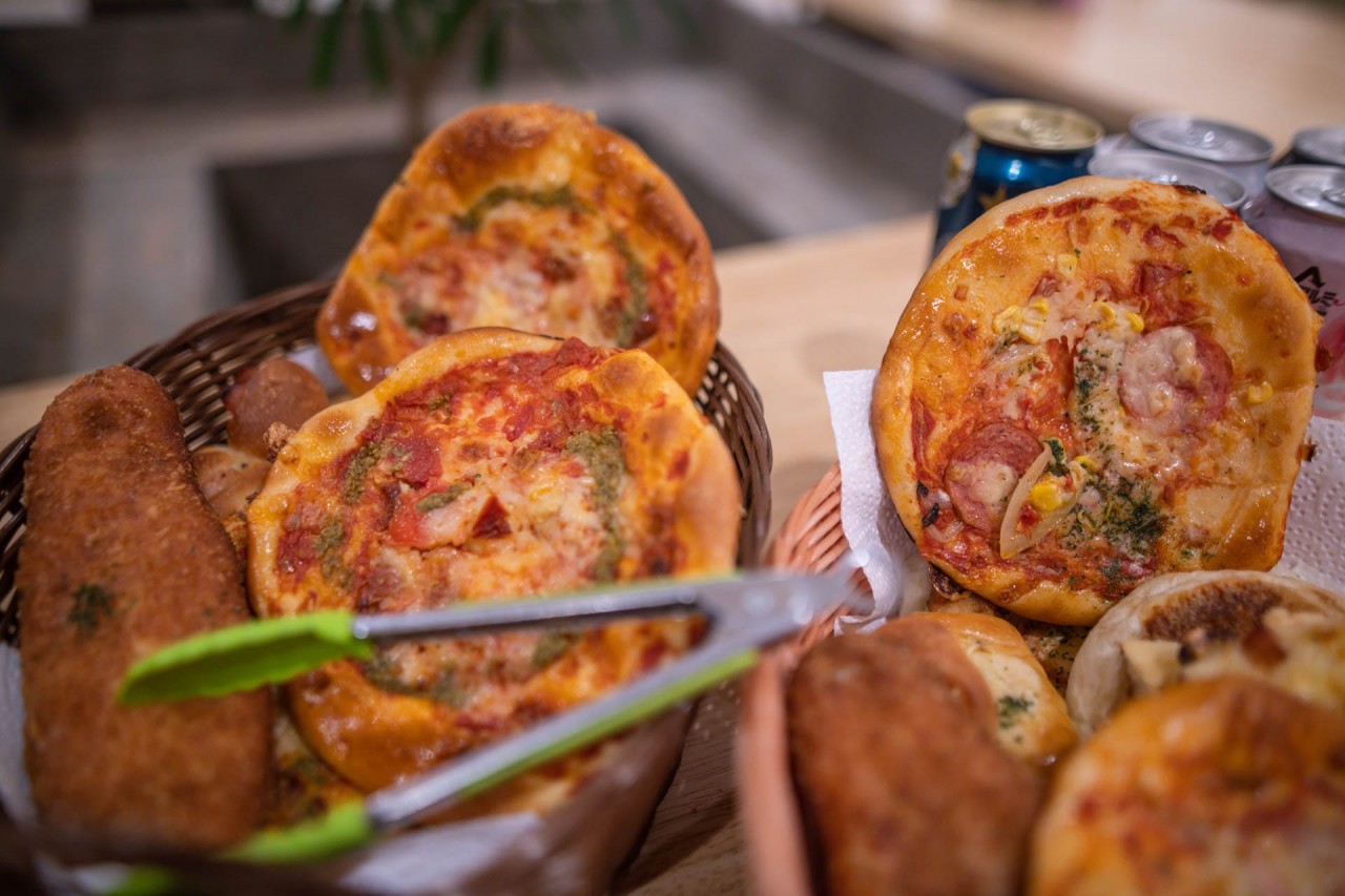 パン屋さんの焼きたてパン